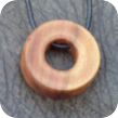 Amulett (Holz)